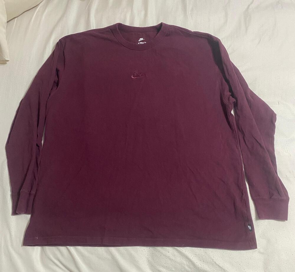 Nike Sportswear Premium Essentials Mens XL Burgundy Long Sleeve Tee pre owned